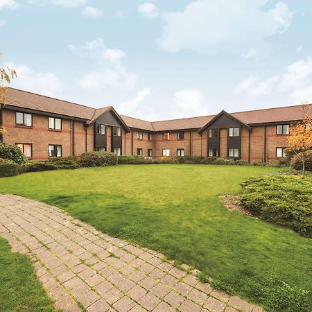 Ramada By Wyndham Cambridge Hotell Fen Drayton Exteriör bild