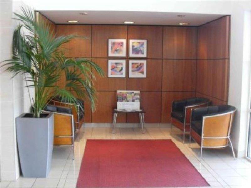 Ramada By Wyndham Cambridge Hotell Fen Drayton Exteriör bild